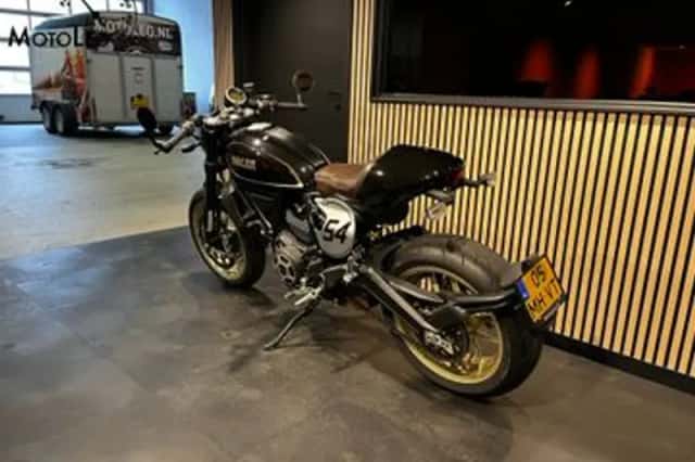 Ducati Scrambler CAFE RACER (2017) thumbnail 5