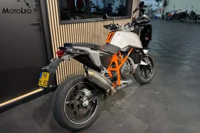 KTM 690 Duke (2012) thumbnail 2