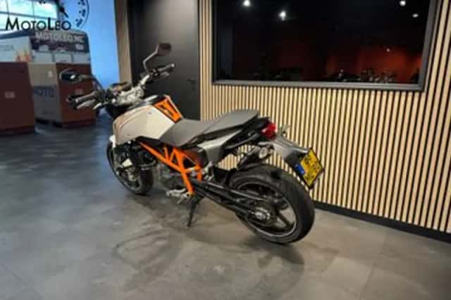 KTM 690 Duke (2012) thumbnail 6