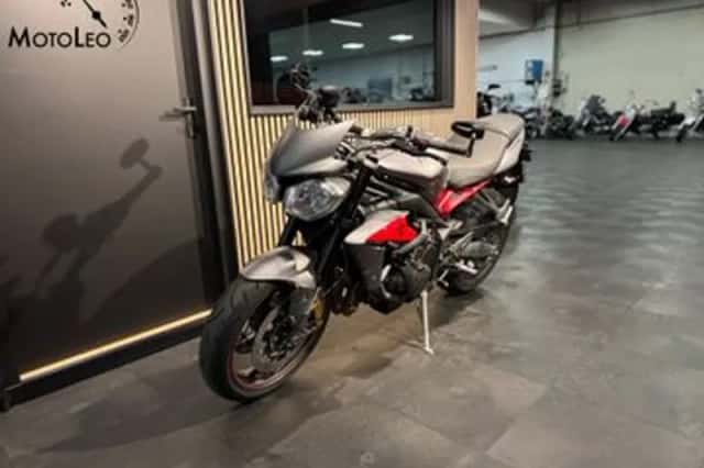Triumph Street Triple R (2013) thumbnail 3