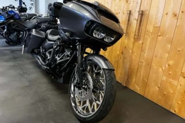 Harley-Davidson Road Glide Custom (2020) thumbnail 2