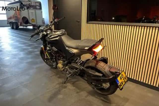 Husqvarna Svartpilen 401 (2024) thumbnail 4