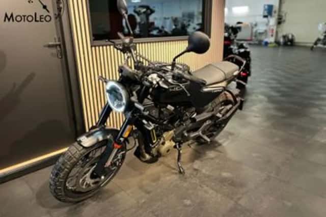 Husqvarna Svartpilen 401 (2024) thumbnail 6