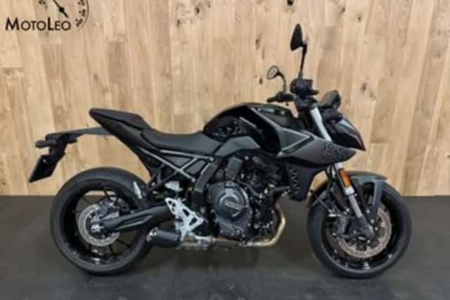 Suzuki GSX-8S (2023) thumbnail 1