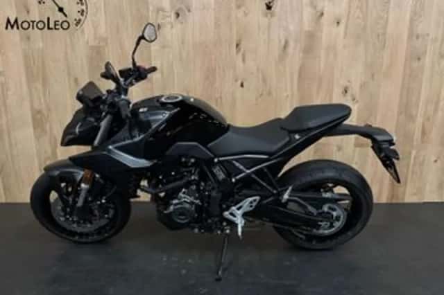 Suzuki GSX-8S (2023) thumbnail 4