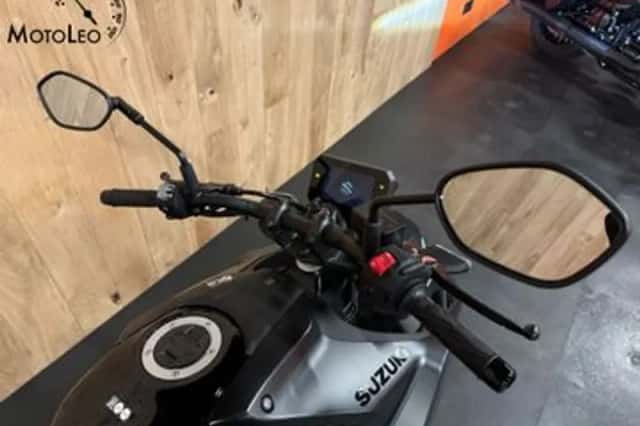 Suzuki GSX-8S (2023) thumbnail 6