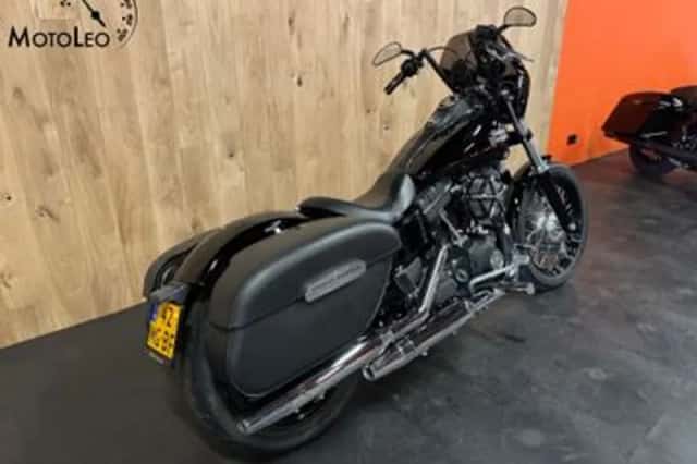 Harley-Davidson Street Bob (2015) thumbnail 2