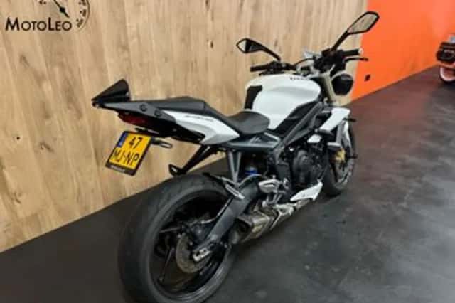 Triumph Street Triple 675 (2013) thumbnail 2
