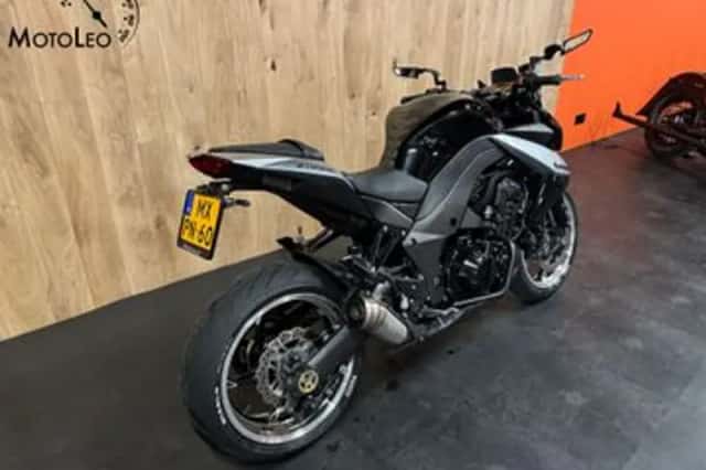 Kawasaki Z1000 (2010) thumbnail 2