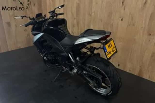 Kawasaki Z1000 (2010) thumbnail 6