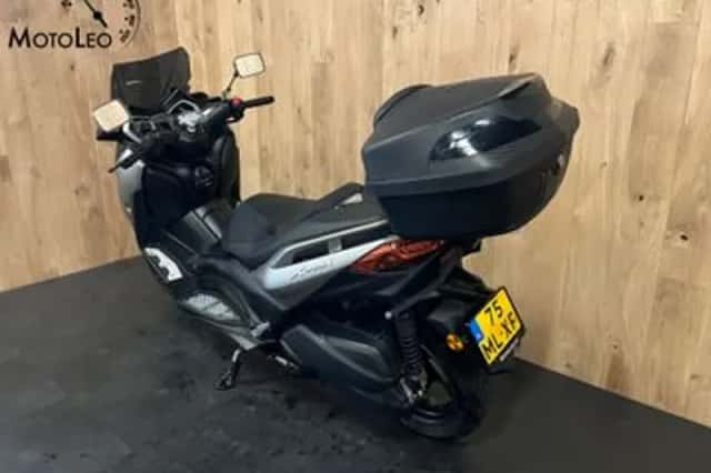 Yamaha X-MAX 300 (2020) thumbnail 4