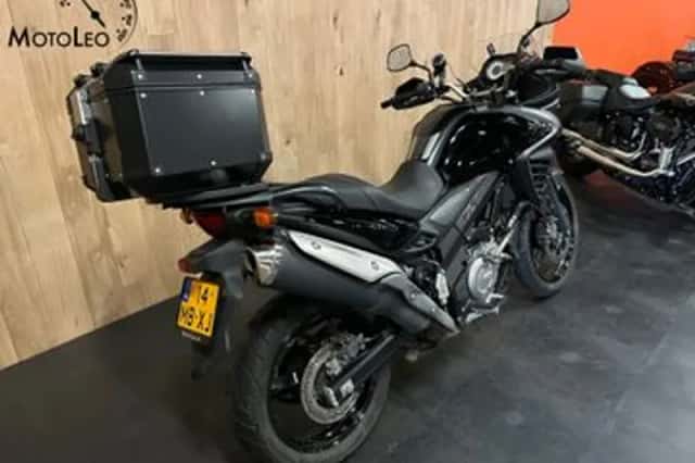 Suzuki V-Strom (2012) thumbnail 2