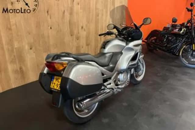 Honda NT 650 V Deauville (2004) thumbnail 2