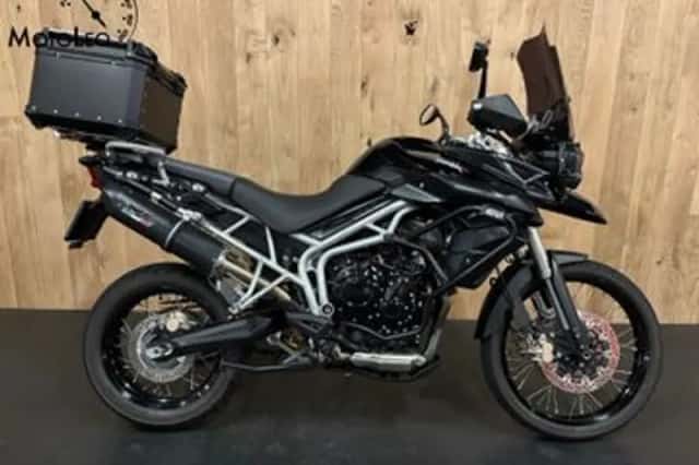 Triumph Tiger 800 XC (2011) thumbnail 1