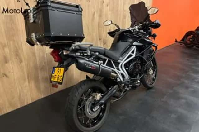 Triumph Tiger 800 XC (2011) thumbnail 2