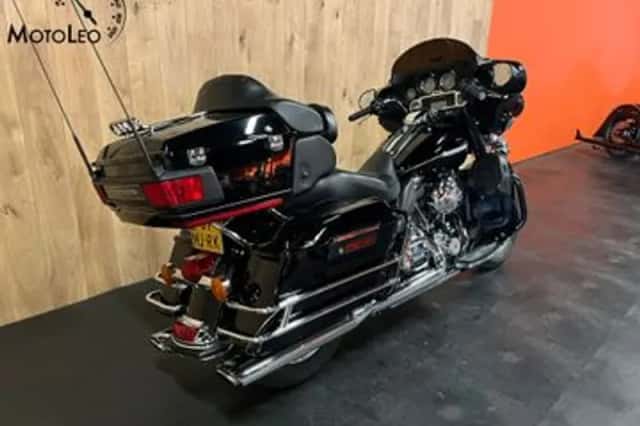 Harley-Davidson Electra Glide (2011) thumbnail 2