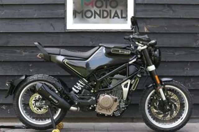 HUSQVARNA SVARTPILEN 401 (2018) thumbnail 1