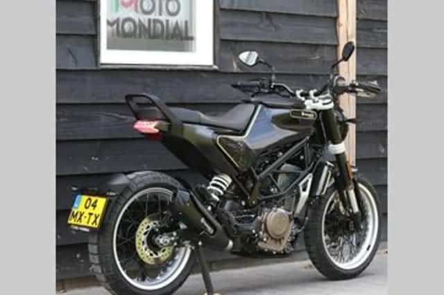 HUSQVARNA SVARTPILEN 401 (2018) thumbnail 2