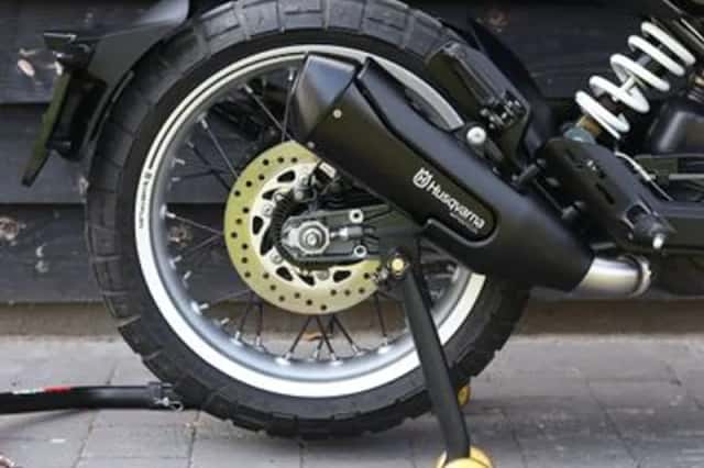 HUSQVARNA SVARTPILEN 401 (2018) thumbnail 6