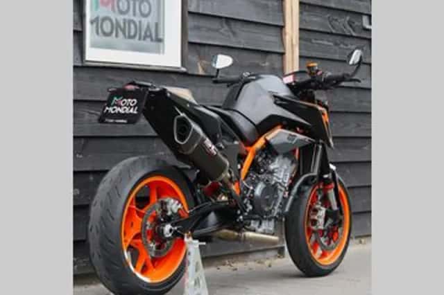 KTM 890 DUKE R (2021) thumbnail 5