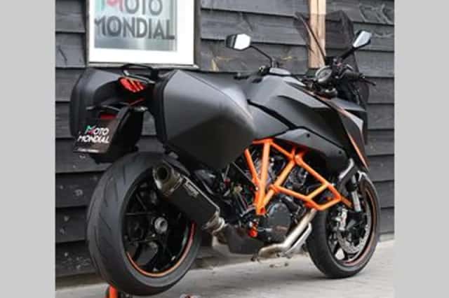 KTM 1290 SUPER DUKE GT (2018) thumbnail 2