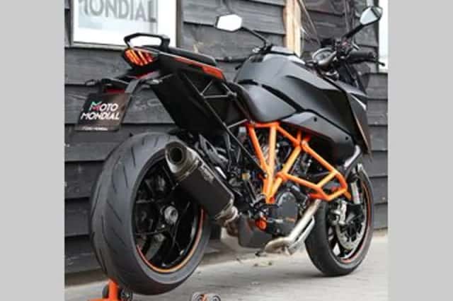 KTM 1290 SUPER DUKE GT (2018) thumbnail 5