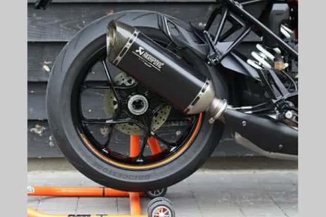 KTM 1290 SUPER DUKE GT (2018) thumbnail 6