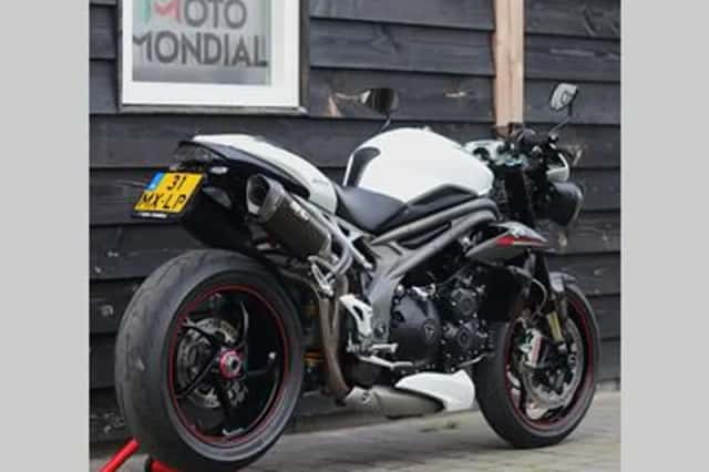 TRIUMPH SPEED TRIPLE RS (2018) thumbnail 2