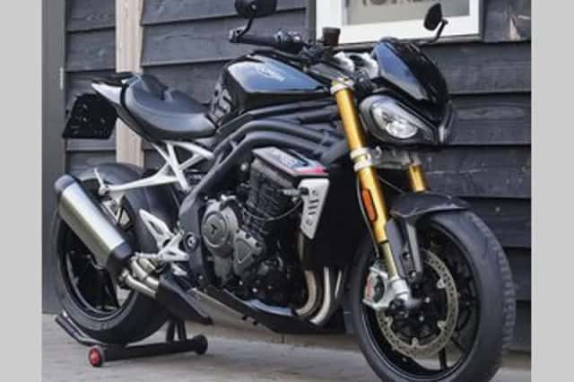 TRIUMPH SPEED TRIPLE 1200 RS (2022) thumbnail 4