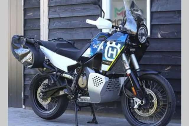 HUSQVARNA NORDEN 901 EXPEDITION (2023) thumbnail 3