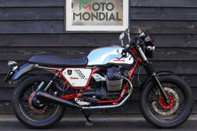 MOTO GUZZI V 7 RACER (2013) thumbnail 1