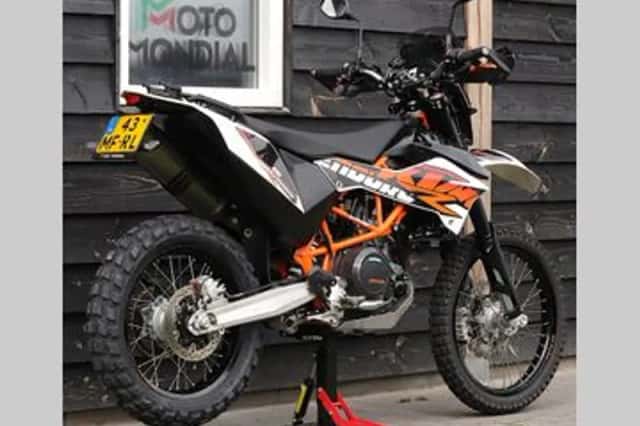 KTM 690 ENDURO R (2015) thumbnail 2