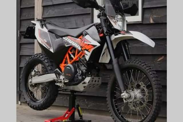 KTM 690 ENDURO R (2015) thumbnail 4