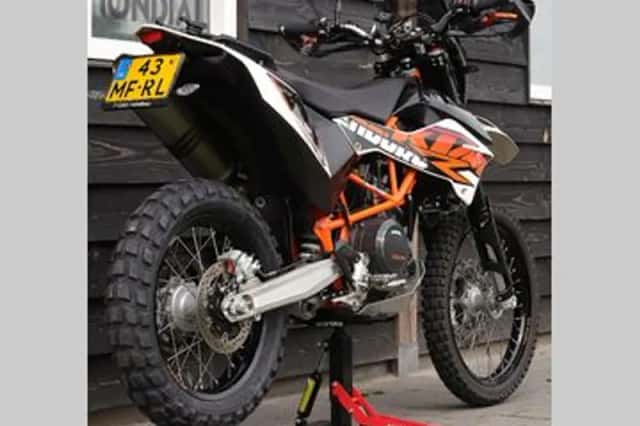 KTM 690 ENDURO R (2015) thumbnail 5