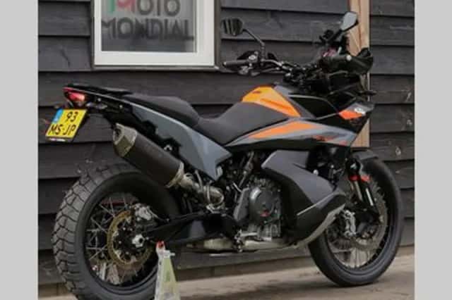 KTM 890 ADVENTURE (2023) thumbnail 2