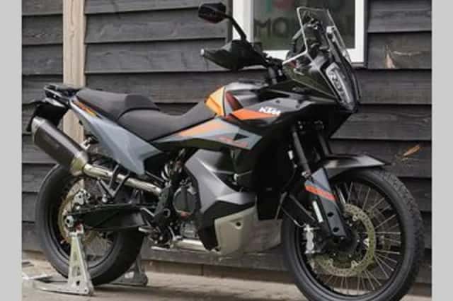 KTM 890 ADVENTURE (2023) thumbnail 3