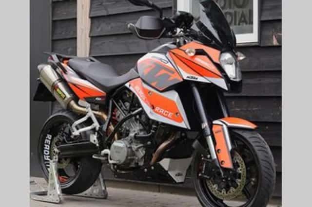KTM 990 SUPERMOTO T (2009) thumbnail 4