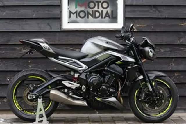 TRIUMPH STREET TRIPLE R (2024) thumbnail 1