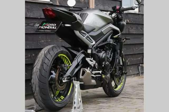 TRIUMPH STREET TRIPLE R (2024) thumbnail 5