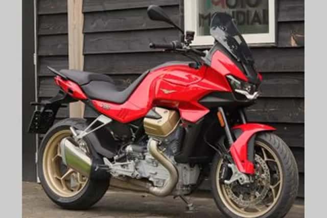 MOTO GUZZI V 100 MANDELLO (2023) thumbnail 2
