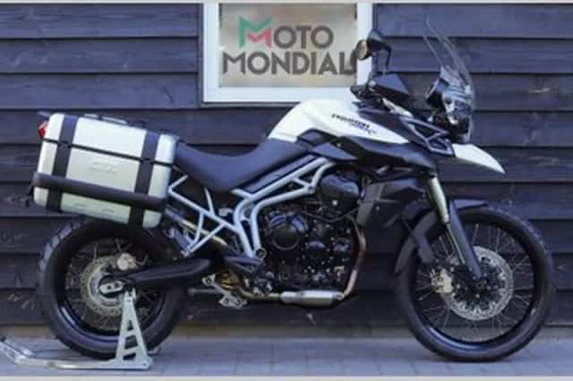 Triumph Tiger 800 XC (2011) thumbnail 1