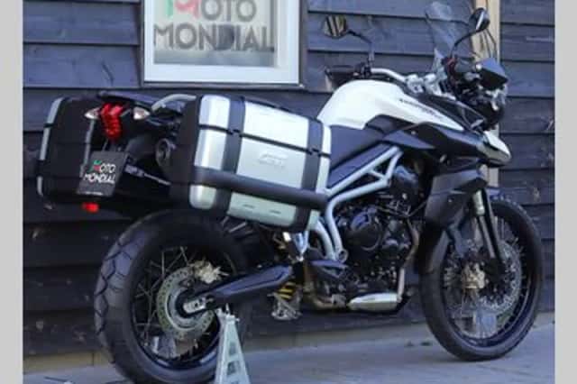 Triumph Tiger 800 XC (2011) thumbnail 2