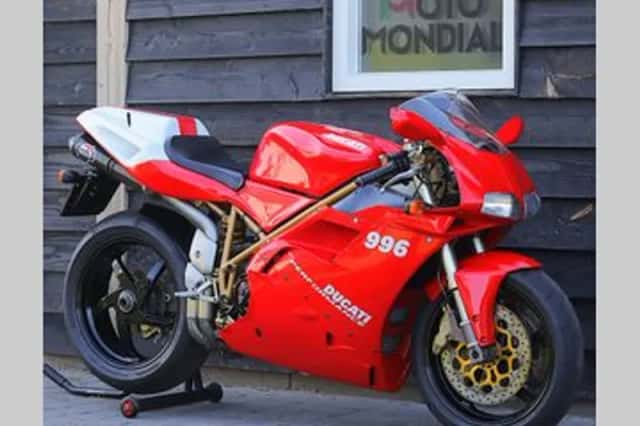 Ducati 996 (1999) thumbnail 3