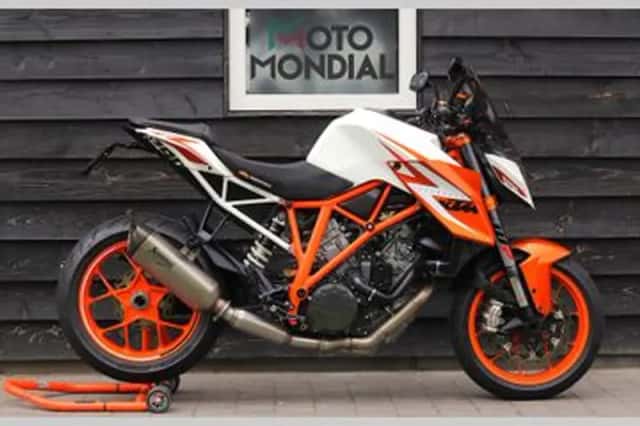 KTM 1290 Super Duke (2016) thumbnail 1