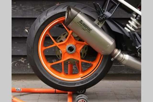 KTM 1290 Super Duke (2016) thumbnail 6