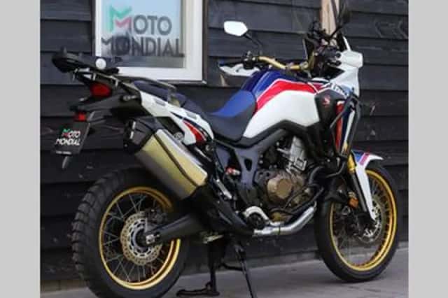 Honda CRF 1000 L Africa Twin (2016) thumbnail 2