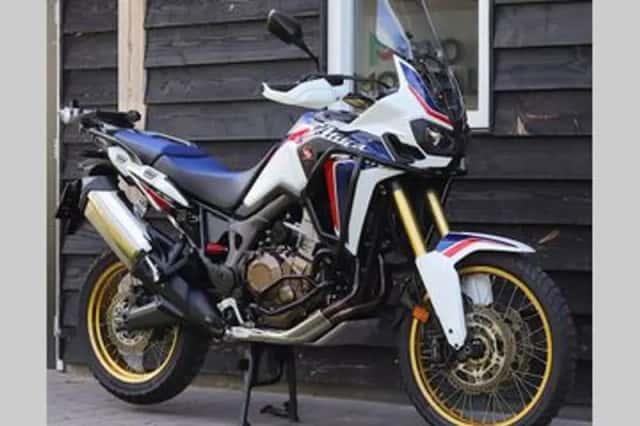 Honda CRF 1000 L Africa Twin (2016) thumbnail 3