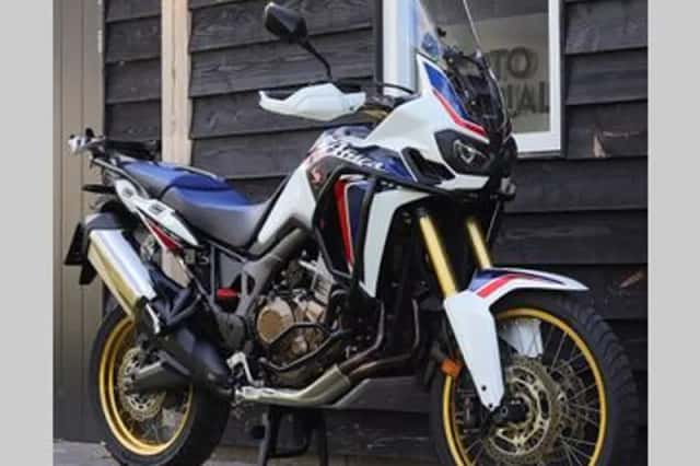 Honda CRF 1000 L Africa Twin (2016) thumbnail 4