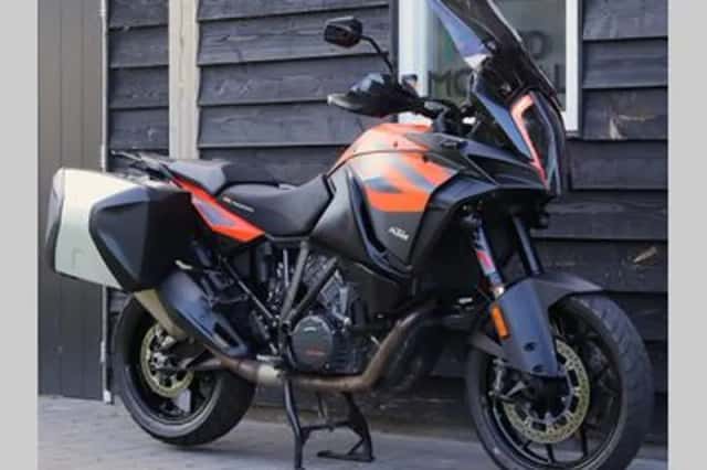KTM 1290 Super Adventure (2019) thumbnail 2