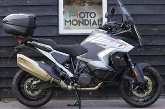 KTM 1290 Super Adventure (2023) thumbnail 1